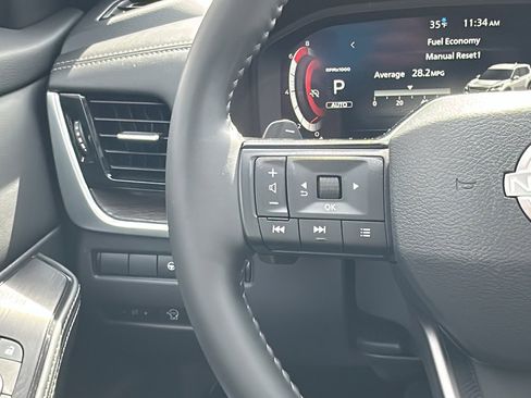 Certified 2025 Nissan Rogue Platinum image 15