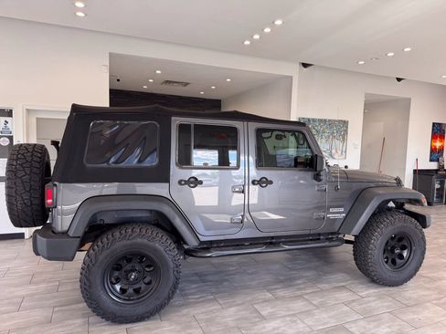 Used 2017 Jeep Wrangler Unlimited Sport w/ Quick Order Package 24S AWD/4WD image 19