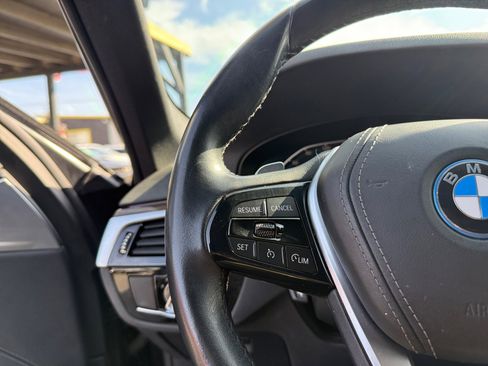 Used 2023 BMW 530e w/ Convenience Package image 18