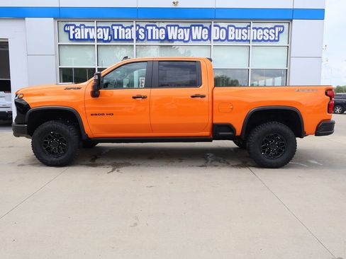 New 2026 Chevrolet Silverado 2500 ZR2 w/ ZR2 Bison Edition AWD/4WD image 7