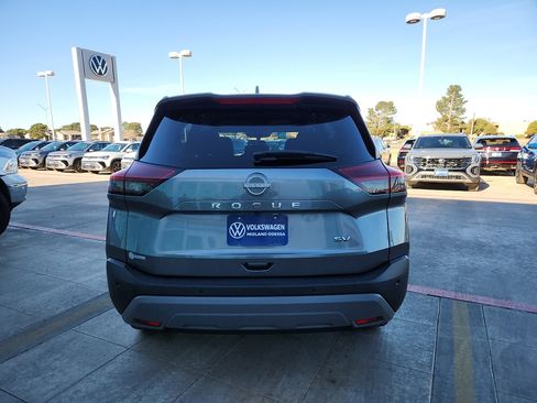 Used 2023 Nissan Rogue SV image 6