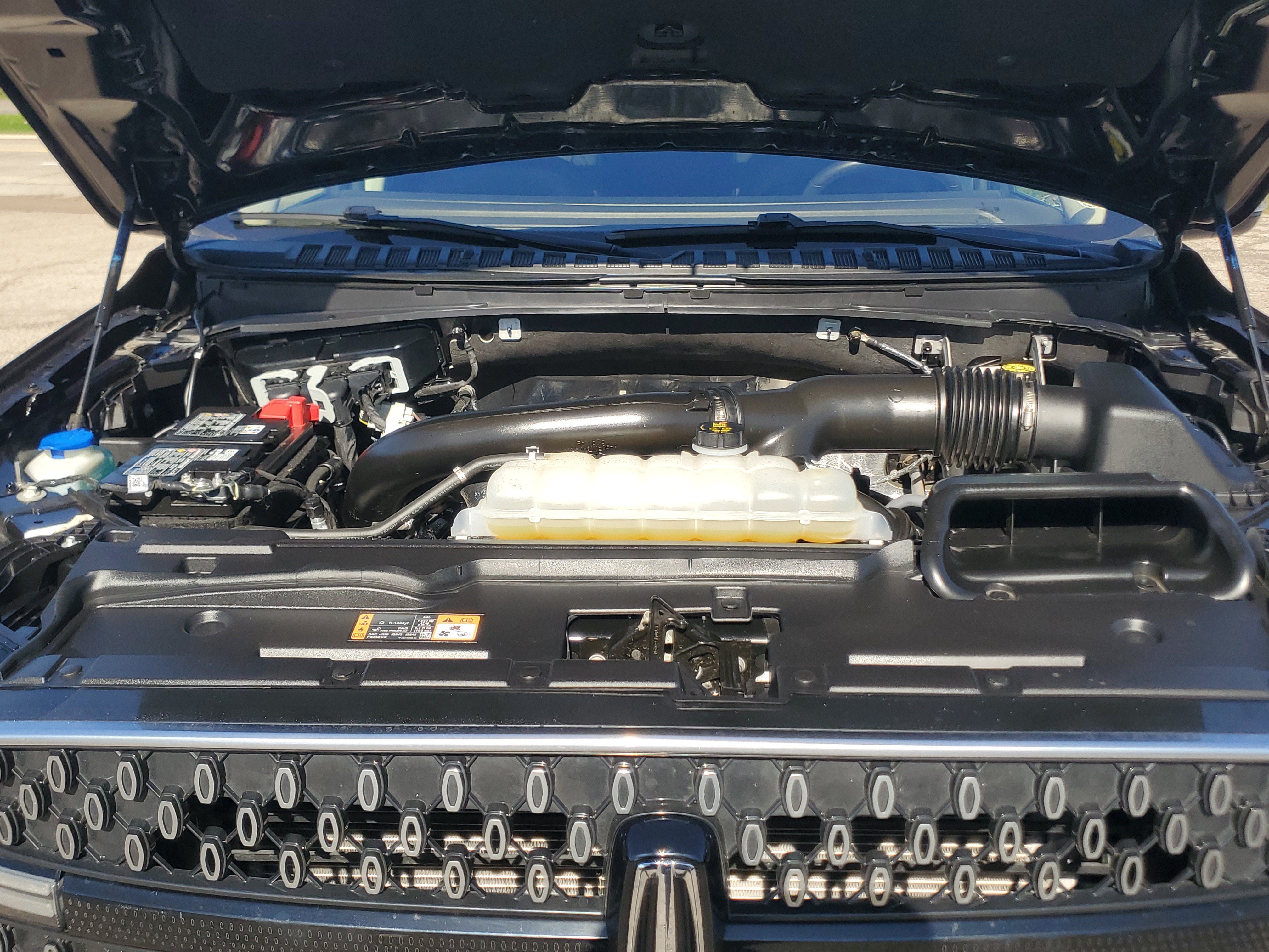 Used 2025 Lincoln Navigator L Reserve AWD/4WD image 8