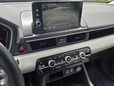 Used 2023 Honda Pilot Touring image 22