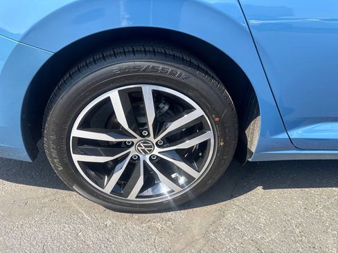Used 2025 Volkswagen Jetta SE FWD image 19