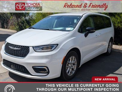 Used 2024 Chrysler Pacifica Touring-L