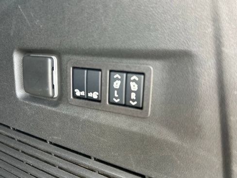 Used 2024 GMC Yukon XL Denali w/ Advanced Technology Package AWD/4WD image 50