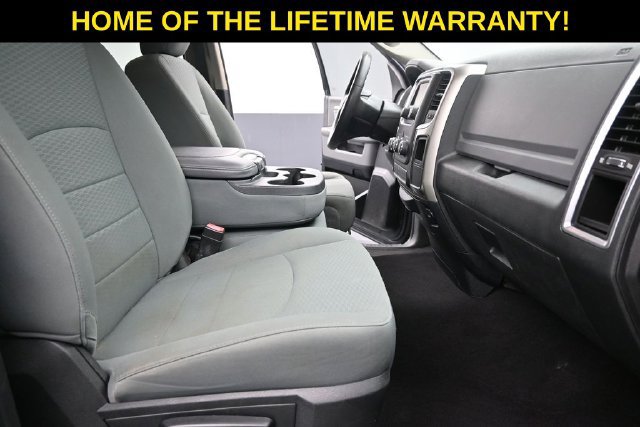 Used 2018 RAM 1500 Classic SLT AWD/4WD image 33