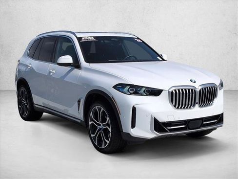 Used 2026 BMW X5 xDrive40i w/ Premium Package AWD/4WD image 3