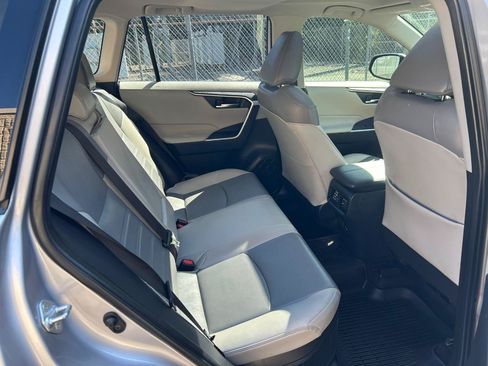 Used 2021 Toyota RAV4 XLE Premium AWD/4WD image 16