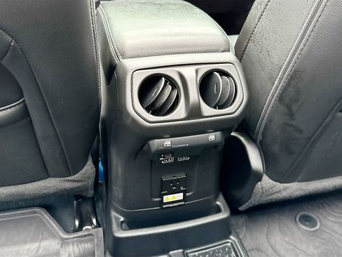 Used 2022 Jeep Wrangler Unlimited Sahara w/ Cold Weather Group AWD/4WD image 28