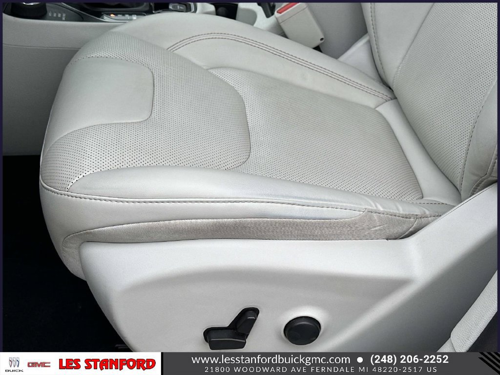 Used 2022 Jeep Cherokee Limited AWD/4WD image 19