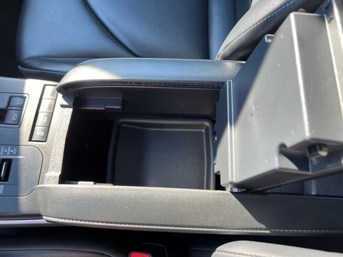 Used 2022 Toyota Highlander XLE image 24