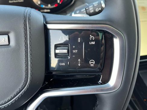 Used 2025 Land Rover Range Rover Sport SE image 18