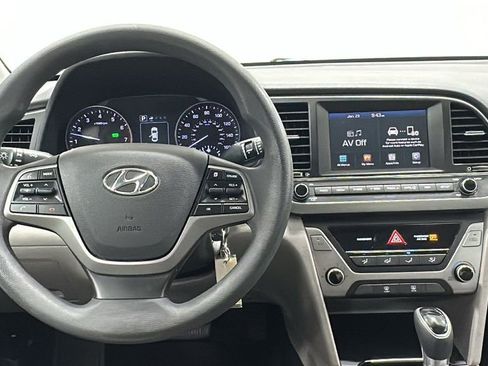 Used 2018 Hyundai Elantra SEL image 9