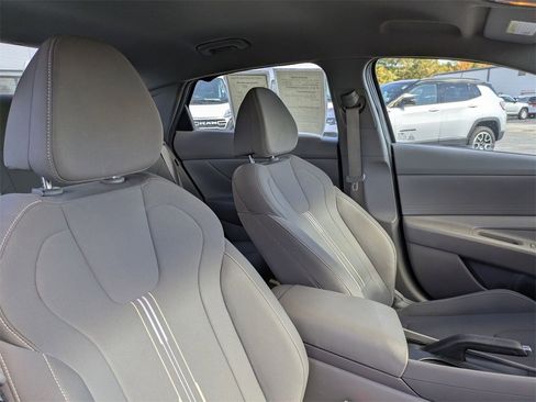 Used 2024 Hyundai Elantra SEL image 19