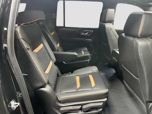 Used 2024 GMC Yukon XL AT4 w/ Technology Package AWD/4WD image 30