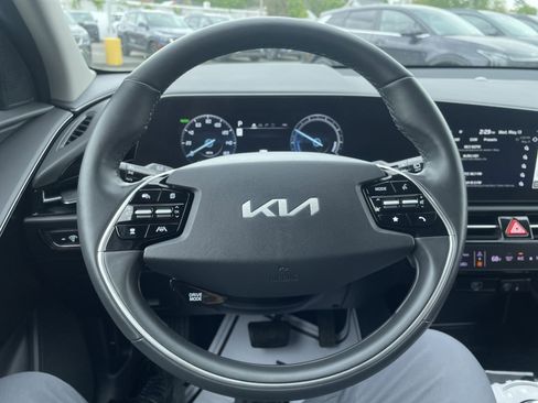 Used 2023 Kia Niro Wind w/ Wind Preserve Package FWD image 17