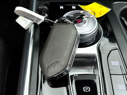 Certified 2025 Kia Carnival EX FWD image 40