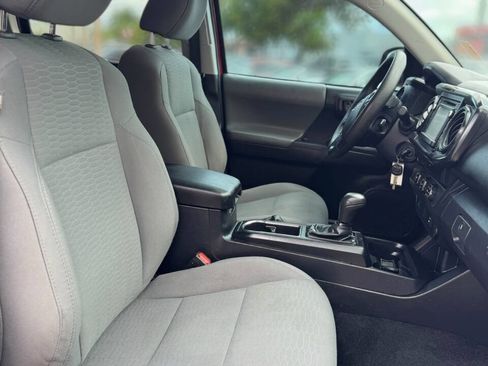 Used 2019 Toyota Tacoma SR w/ SR Convenience Package image 19