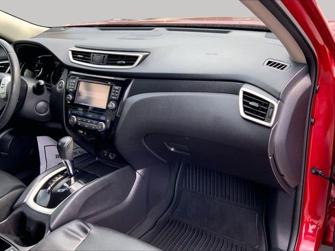 Used 2016 Nissan Rogue SL FWD image 17