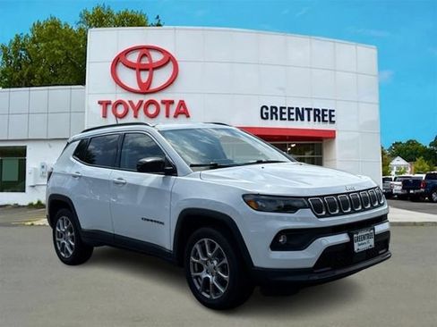Used 2022 Jeep Compass Latitude AWD/4WD image 1