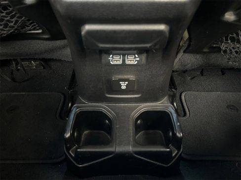 Used 2019 Jeep Wrangler Rubicon w/ LED Lighting Group image 27