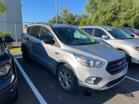 Used 2019 Ford Escape SEL AWD/4WD image 3