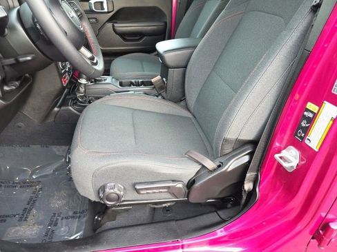 Used 2024 Jeep Wrangler Unlimited Rubicon image 14