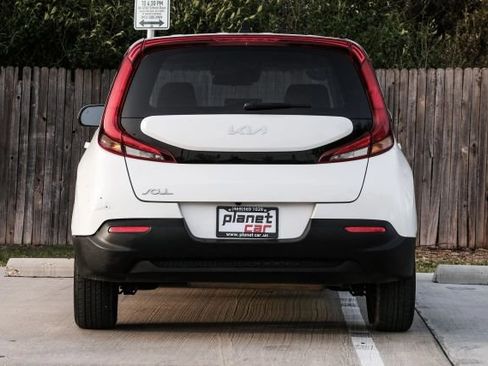 Used 2022 Kia Soul LX w/ Technology Package image 14