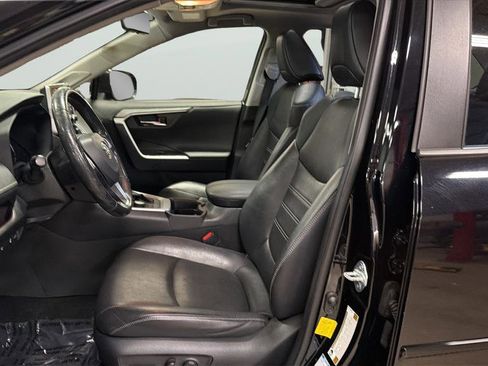 Used 2019 Toyota RAV4 Limited w/ Cold Weather Package AWD/4WD image 23