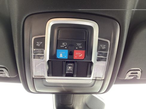 Used 2026 RAM 1500 Laramie AWD/4WD image 19