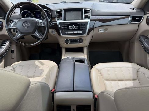 Used 2014 Mercedes-Benz GL 350 BlueTEC 4MATIC image 2