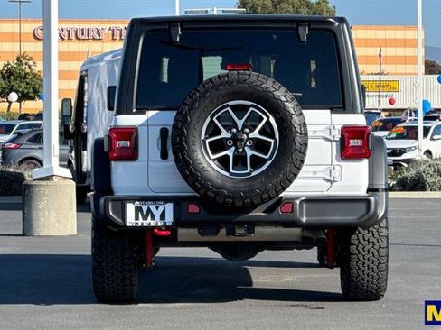 Used 2024 Jeep Wrangler Unlimited Rubicon w/ Technology Group image 5