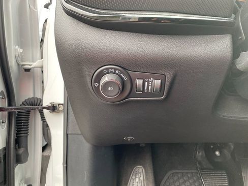 Used 2024 Jeep Compass Trailhawk image 14