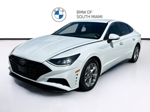 Used 2020 Hyundai Sonata SEL w/ Premium Package FWD image 2