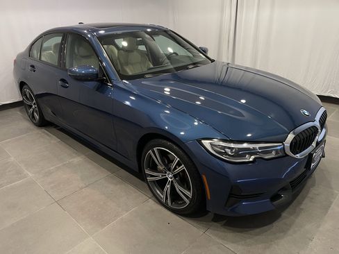 Used 2022 BMW 330i xDrive Sedan w/ Premium Package 2 image 3