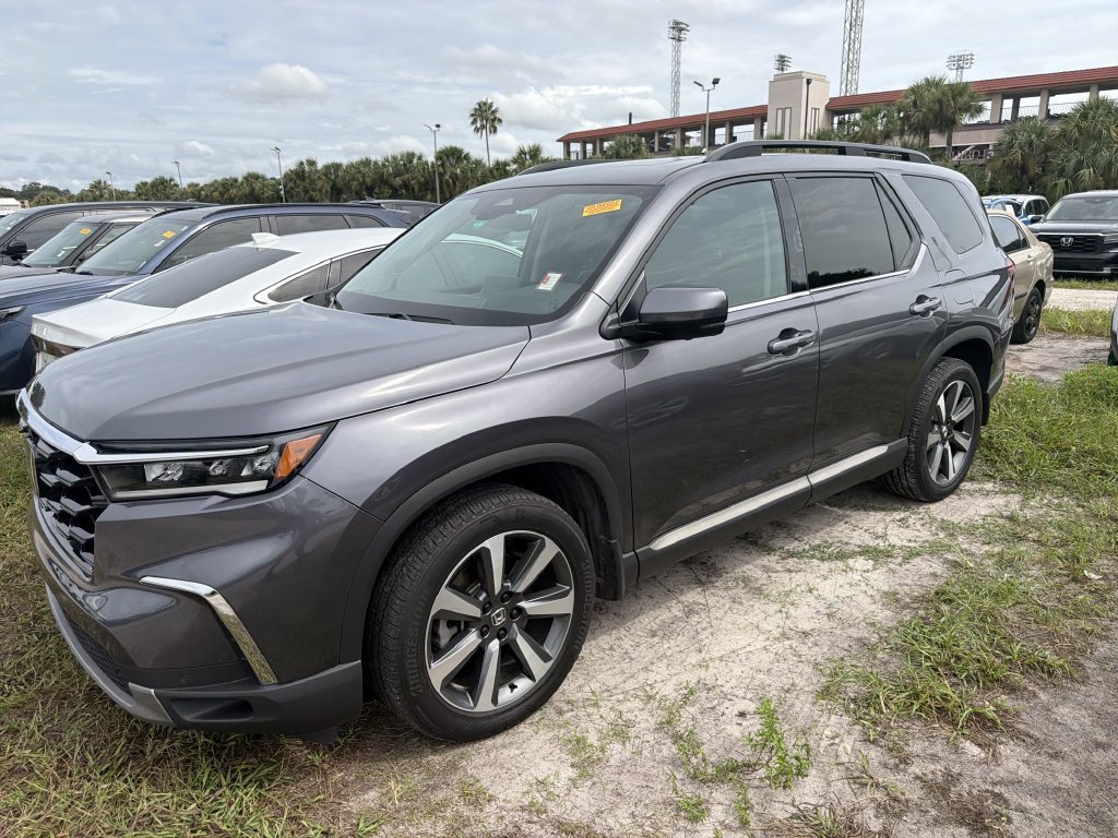 Used 2025 Honda Pilot Elite image 9