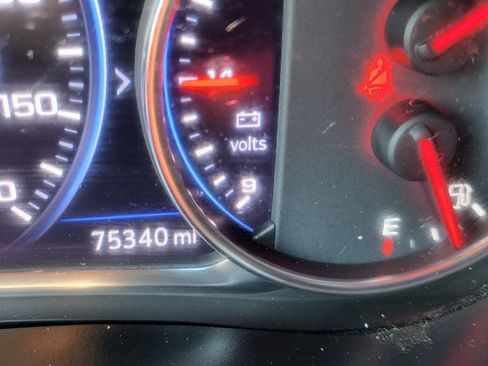 Used 2022 Chevrolet Traverse Premier w/ Redline Edition FWD image 33