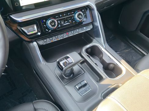 Certified 2024 GMC Sierra 1500 Denali AWD/4WD image 16