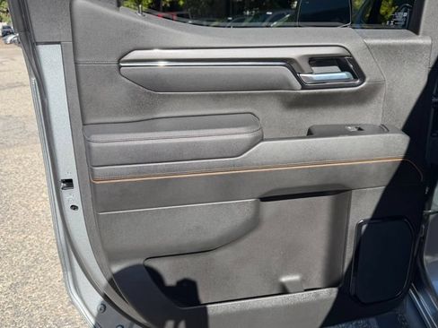Used 2025 GMC Sierra 1500 AT4 w/ AT4 Premium Package AWD/4WD image 17
