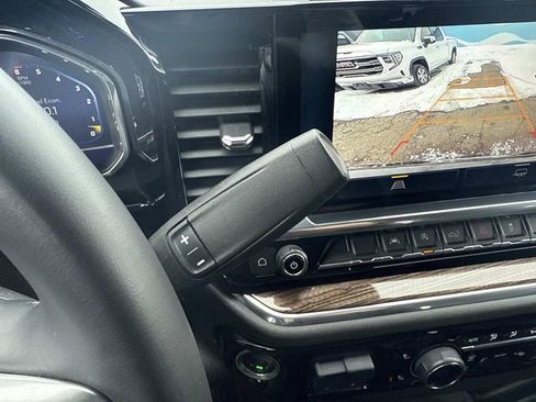 Used 2025 Chevrolet Silverado 1500 LT image 30