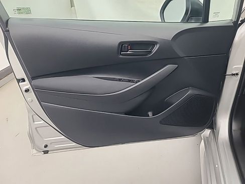 Used 2025 Toyota Corolla LE image 23