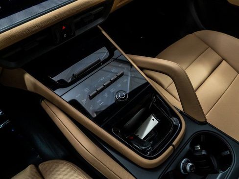 New 2026 Porsche Cayenne image 18