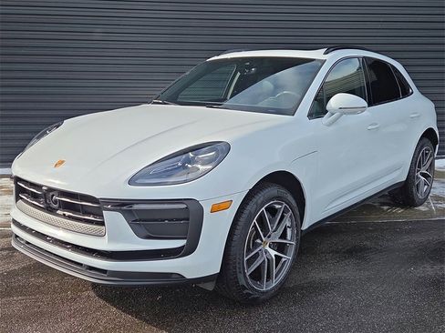 Certified 2026 Porsche Macan image 1