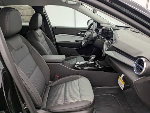 New 2026 Chevrolet Trax LT w/ Driver Confidence Package FWD image 22