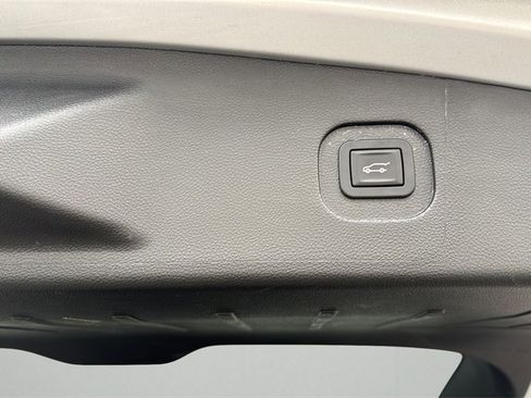 Used 2017 GMC Terrain SLT w/ Open Road Package image 19