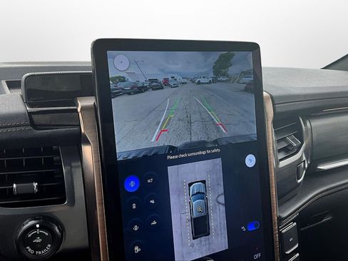 Used 2024 Ford F150 Lightning Lariat image 30