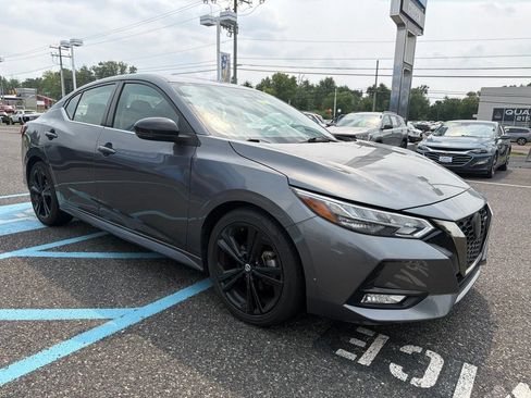 Used 2023 Nissan Sentra SR w/ Electronics Package FWD image 3