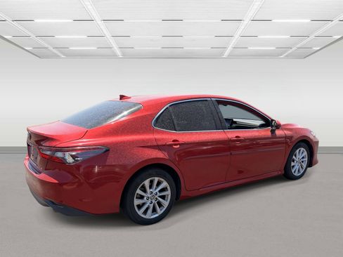 Used 2023 Toyota Camry LE FWD image 5