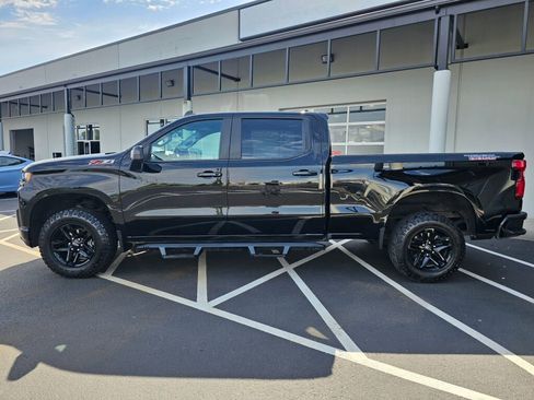 Used 2022 Chevrolet Silverado 1500 LT Trail Boss w/ Convenience Package II AWD/4WD image 2